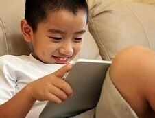 必须重视!孩子玩电子产品的6大危害